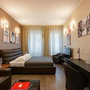 https://double-l-luxury-suite.italymilanhotels.net