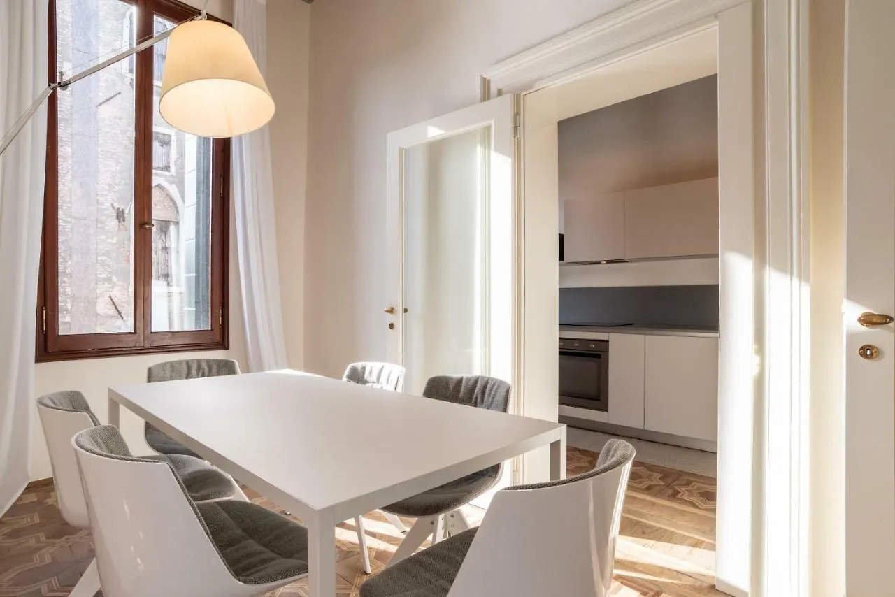 Palazzo Vendramin Costa Apartment Venice